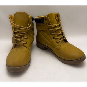 Womans Boot size 6 1/2 CA Collection by Carini